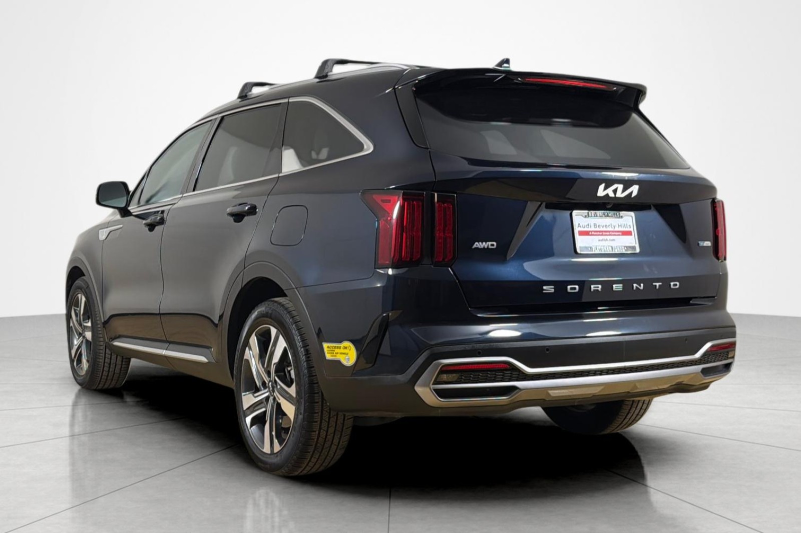 Used 2022 Gravity Blue Kia SX AWD image 3