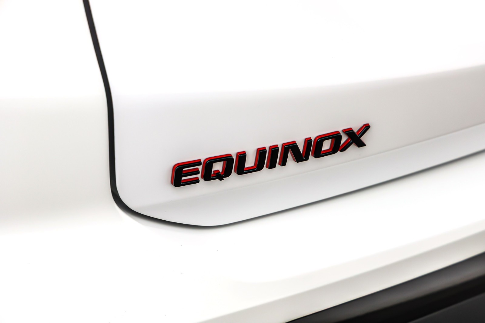 Used 2024 Summit White Chevrolet AWD 4dr Premier image 9