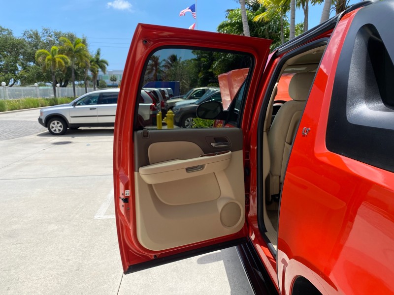 2009 Chevrolet Avalanche LT PU LOW MILES 58,696 in ,