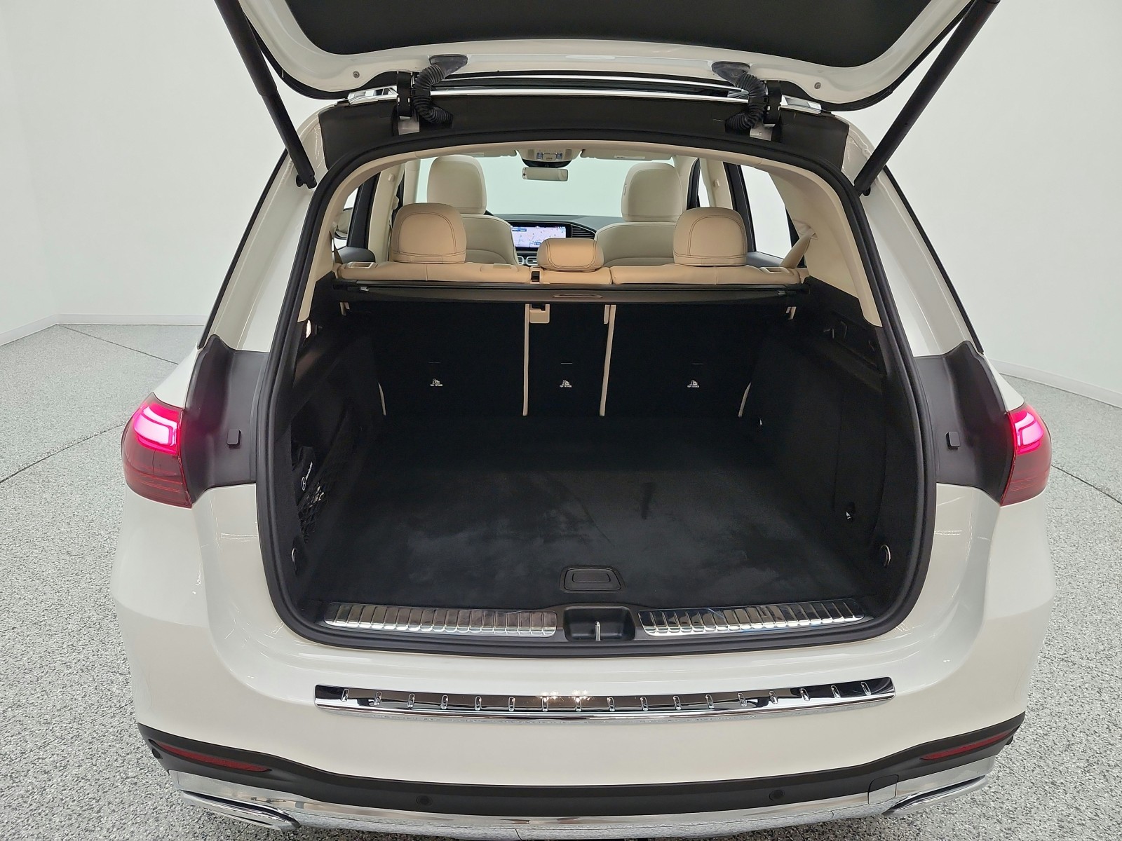 Used 2024 Polar White Mercedes-Benz GLE 350 4MATIC® SUV image 21