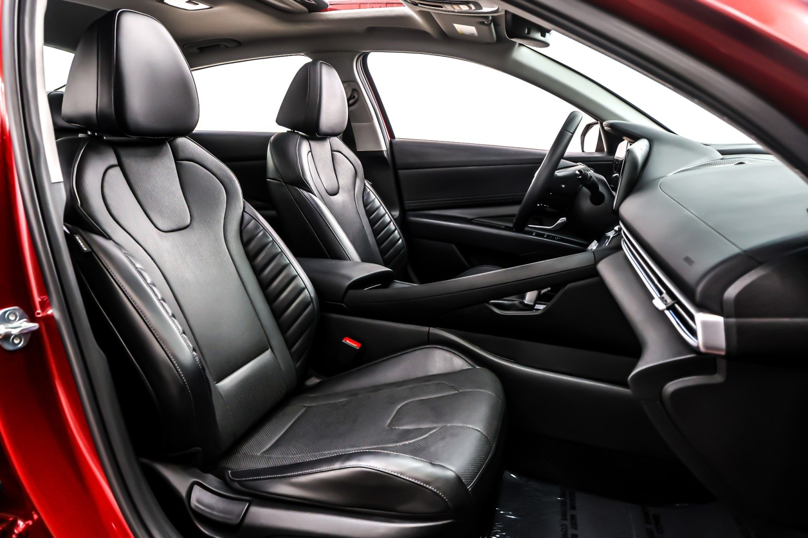 Used 2023 Ultimate Red Hyundai Limited image 7