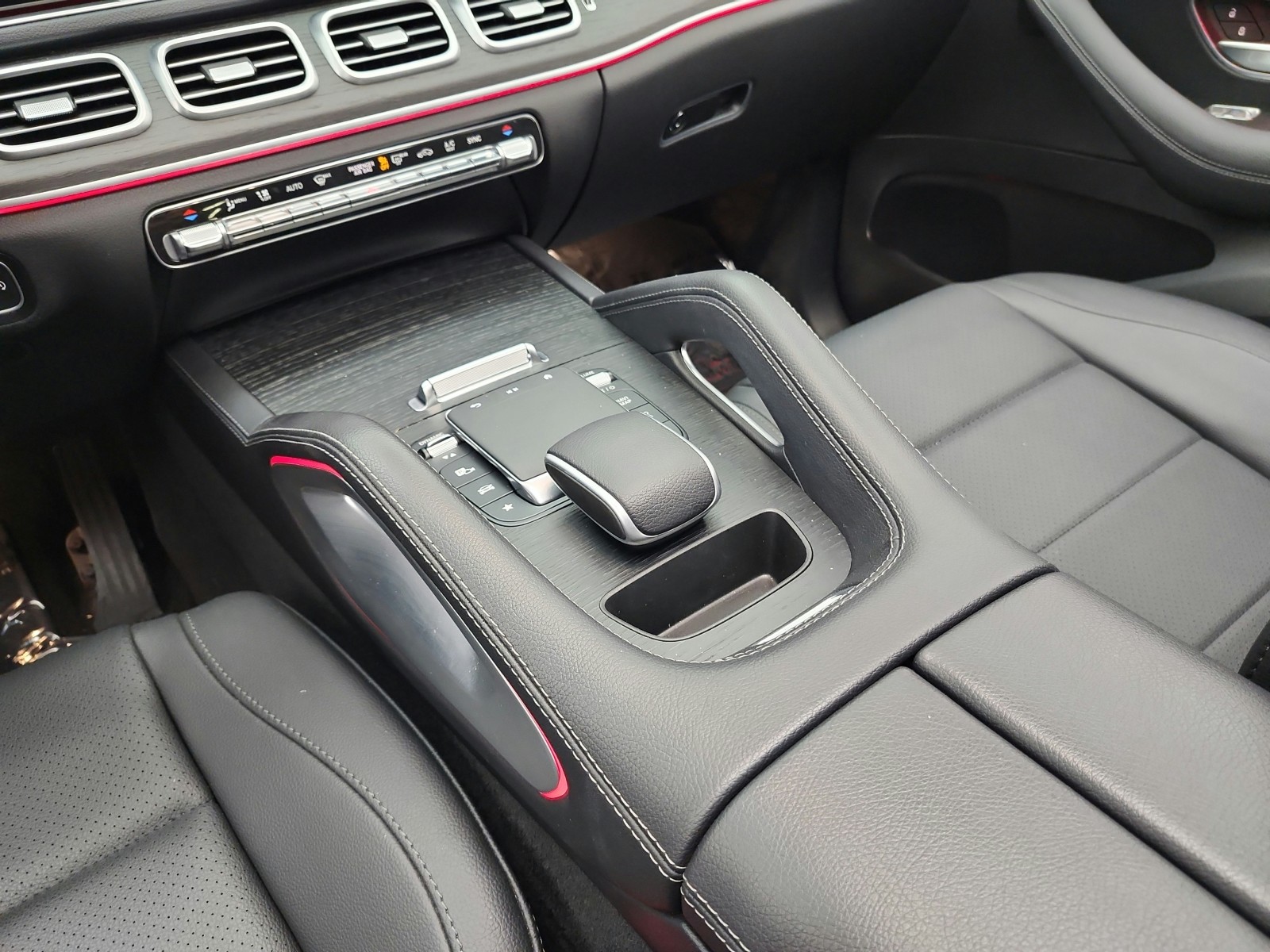 Certified Used 2024 Polar White Mercedes-Benz GLE 350 4MATIC® SUV image 16