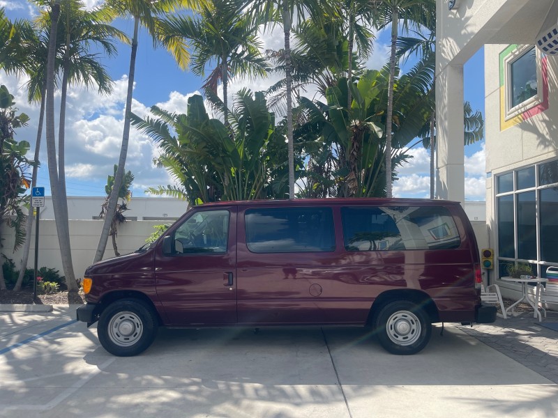 2006 Ford Econoline Wagon XLT 8 PASS LOW MILES 56328 in ,