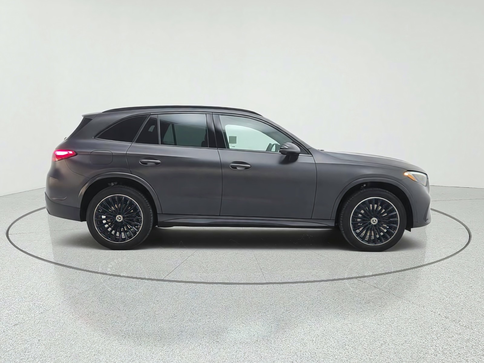 New 2027 MANUFAKTUR Graphite Grey Magno Mercedes-Benz GLC 300 SUV image 4