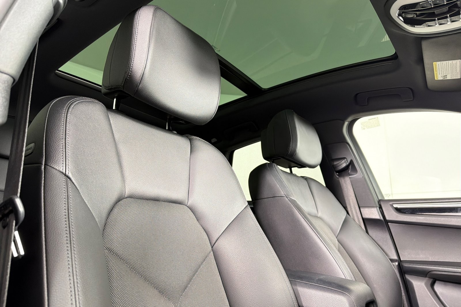 Used 2022 Black Porsche AWD image 16