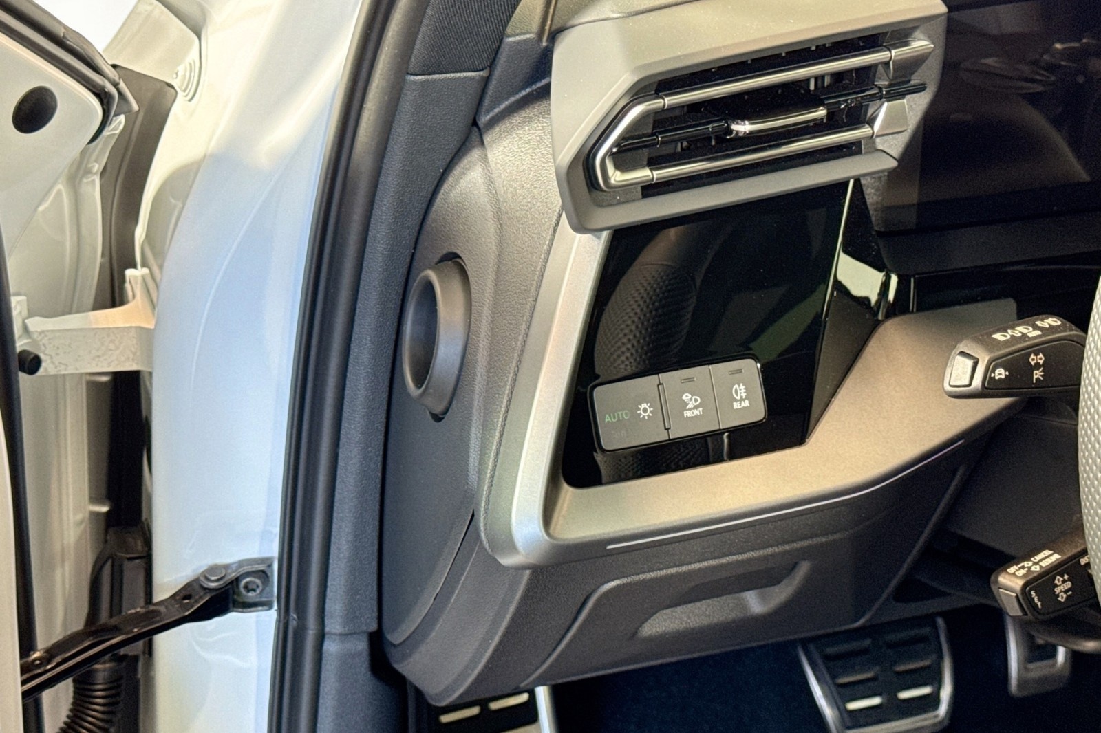 New 2026 Glacier White Metallic Audi quattro image 10