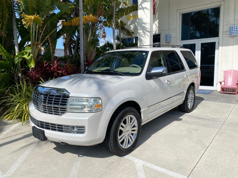 2010 Lincoln Navigator 4WD SUNROOF LOW MILES 31,209 in , 