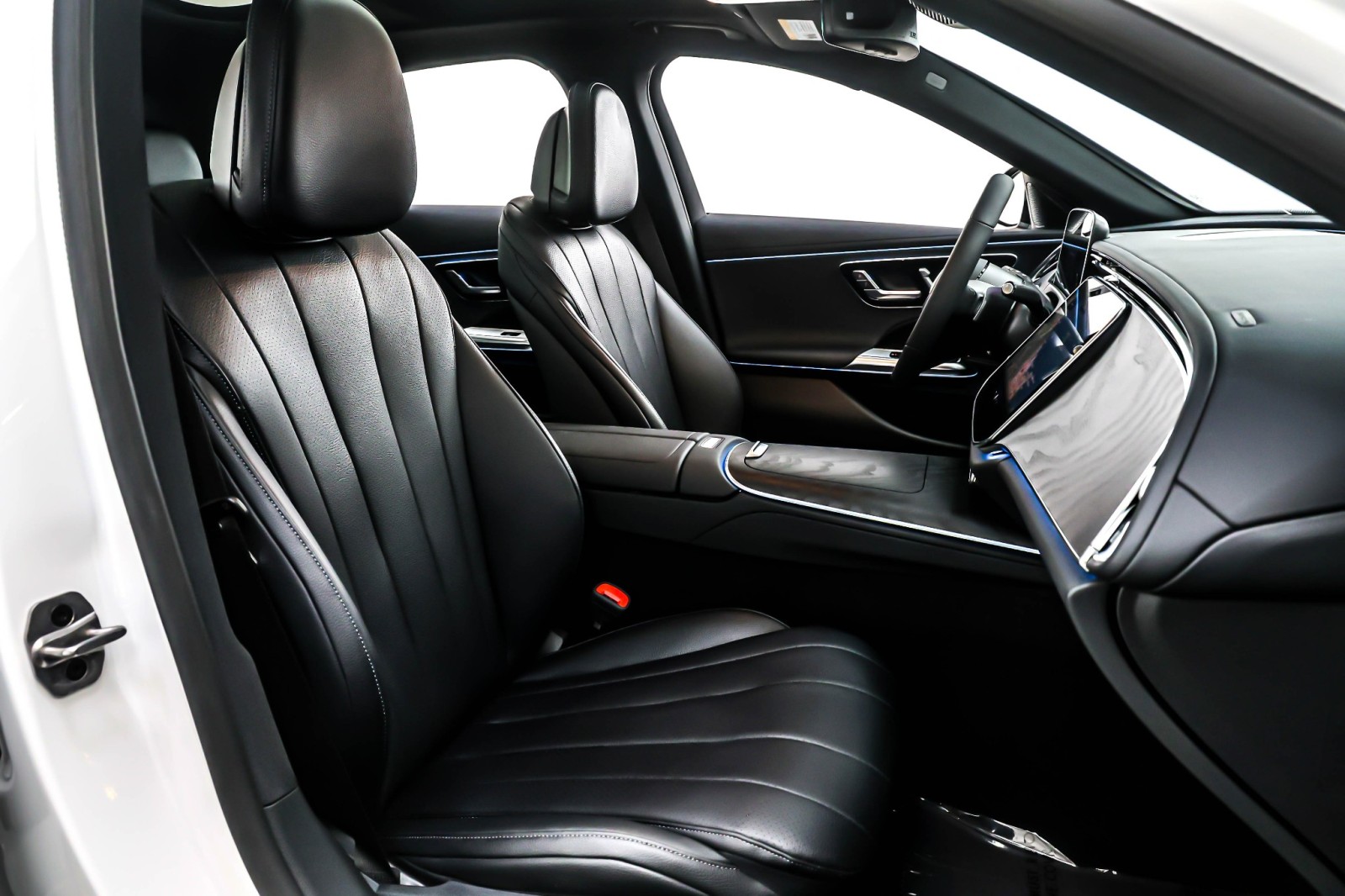New 2026 Polar White Mercedes-Benz E 350 image 7