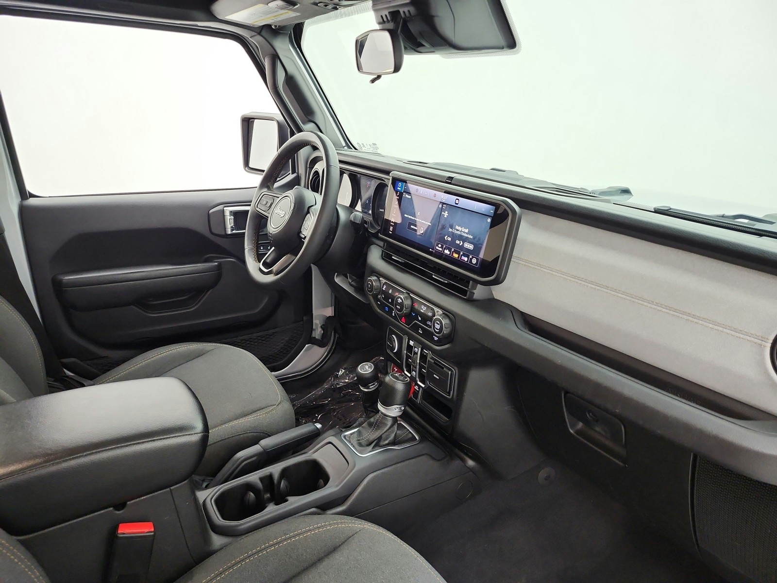 Used 2024 Silver Zynith Clearcoat Jeep Sport S image 21