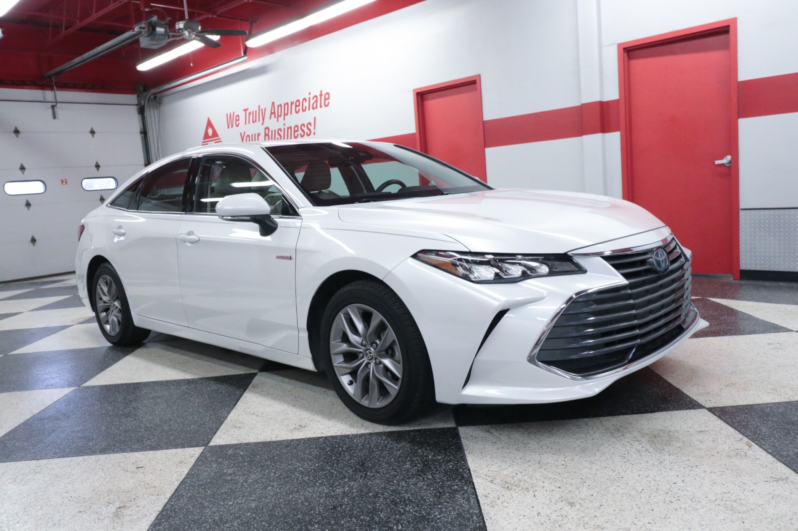 Used Car 2021 Toyota Avalon  Hybrid Xle For Sale Under $30,000 In Austin, Texas
