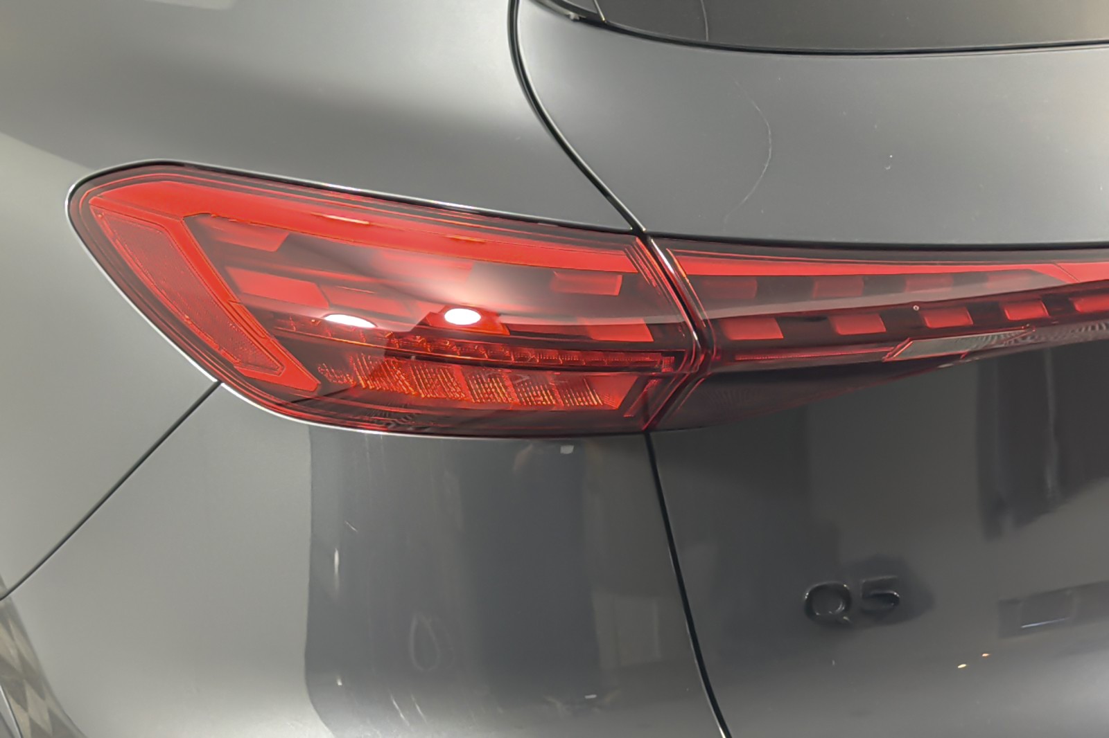 Used 2025 Tambora Gray Metallic Audi Premium 2.0 TFSI quattro image 27