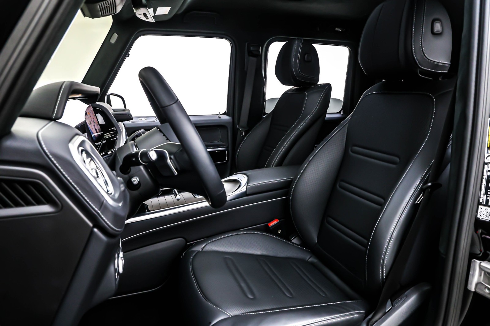 Certified Used 2025 Obsidian Black Metallic Mercedes-Benz G 550 SUV image 17