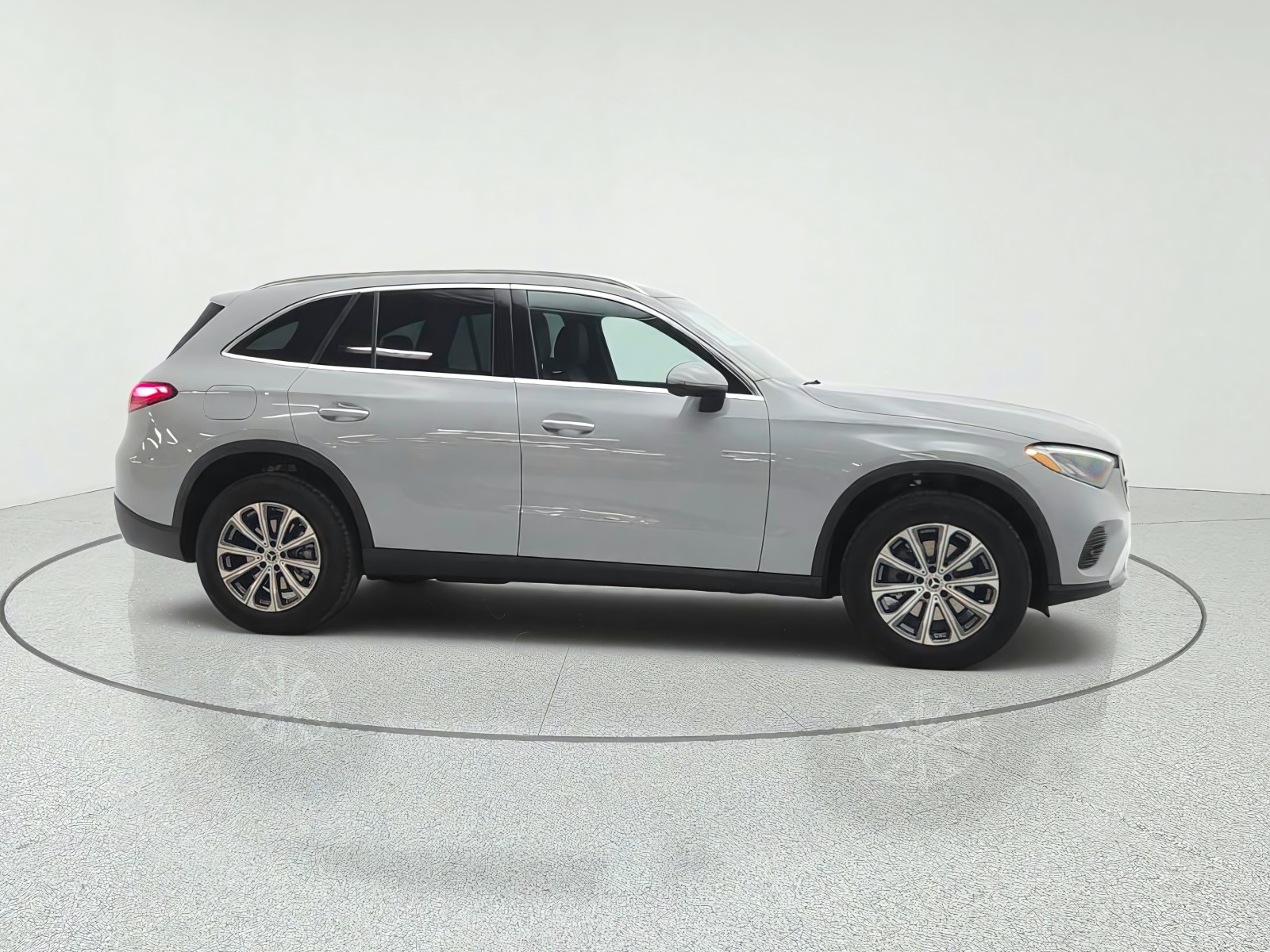 New 2027 MANUFAKTUR Alpine Grey Mercedes-Benz GLC 300 4MATIC® SUV image 3