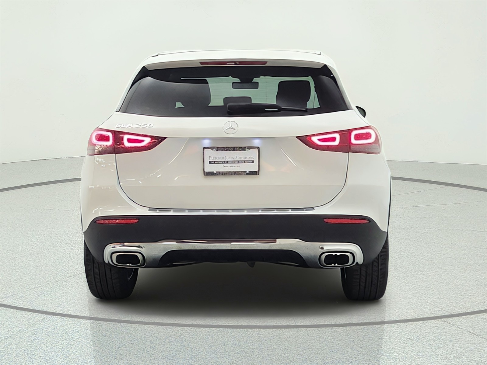 Used 2023 Digital White Metallic Mercedes-Benz GLA 250 SUV image 6