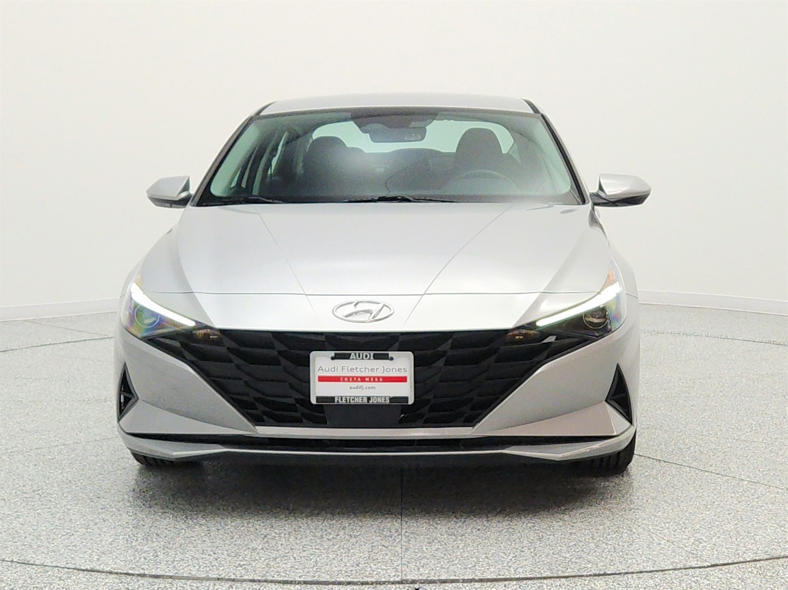 Used 2021 Shimmering Silver Pearl Hyundai SEL IVT image 2