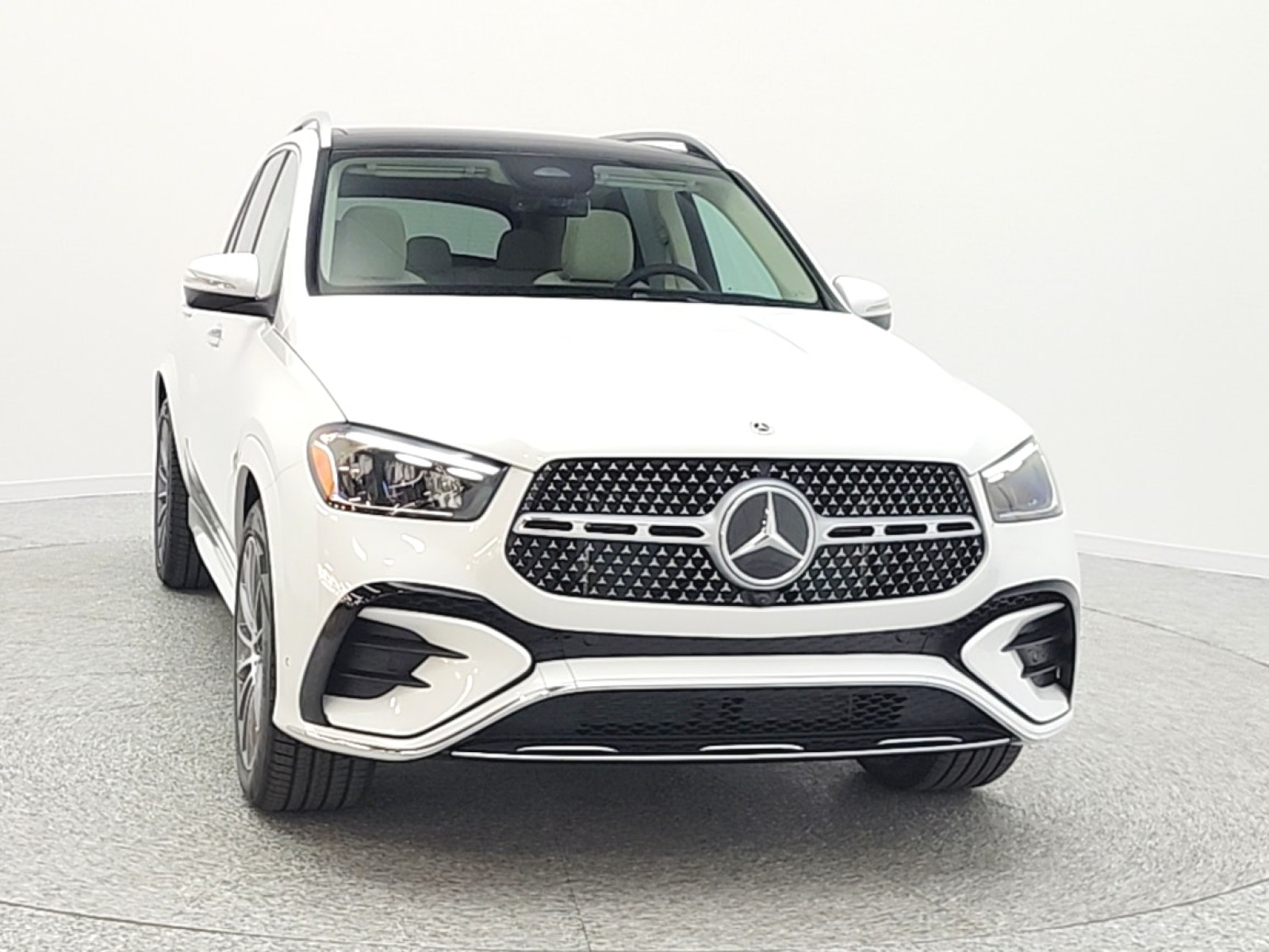 New 2026 MANUFAKTUR Moonlight White Metallic Mercedes-Benz GLE 450 image 2