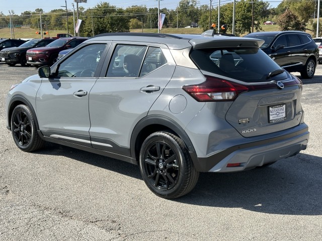 2021 Nissan Kicks SR 5