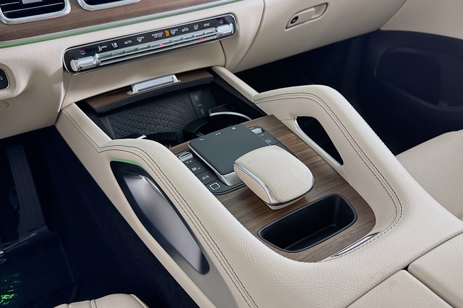 New 2026 Polar White Mercedes-Benz GLE 450 4MATIC® SUV image 5