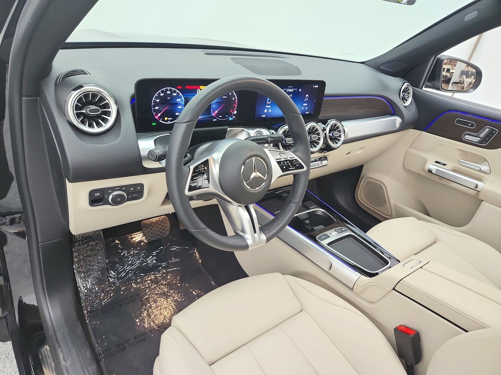 Certified Used 2025 Night Black Mercedes-Benz GLB 250 SUV image 9