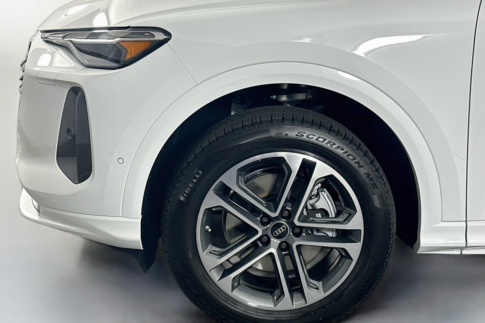 New 2026 Arkona White Audi Premium image 11