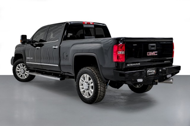 2019 GMC Sierra 2500HD Denali 8