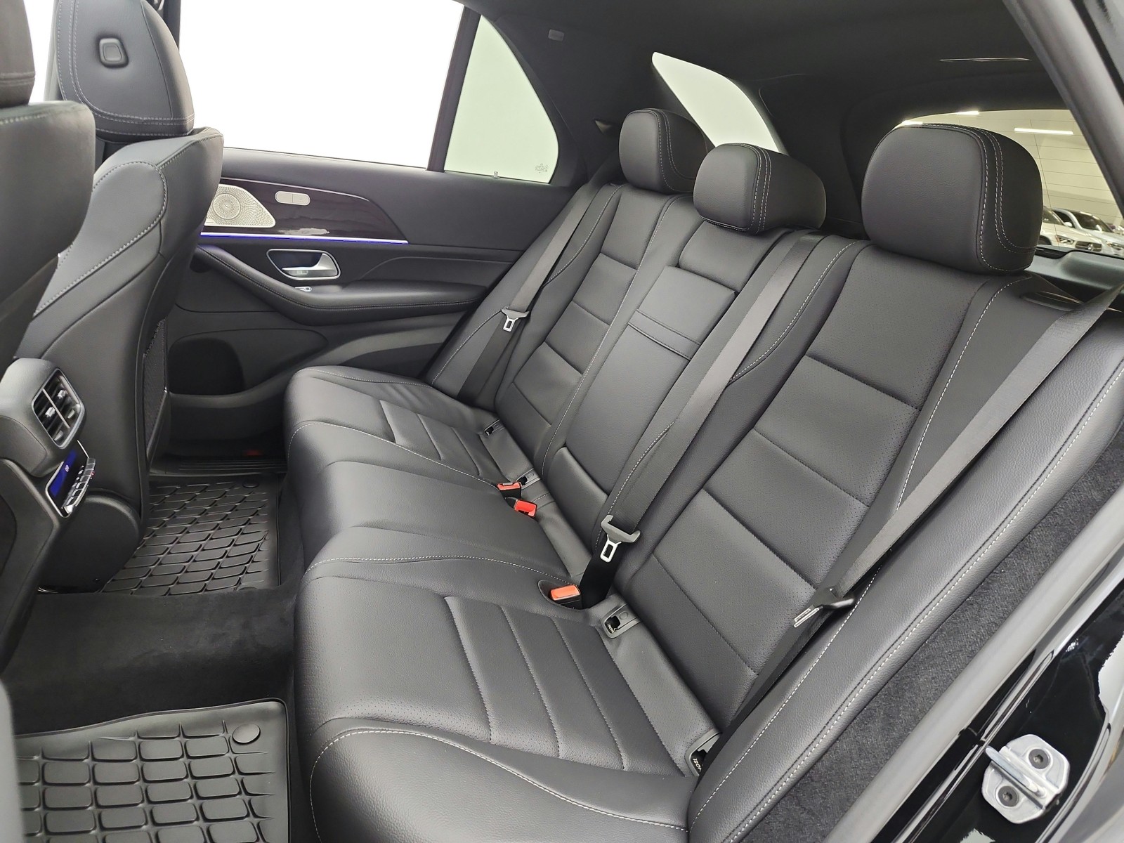 New 2026 Black Mercedes-Benz GLE 450 4MATIC® SUV image 11