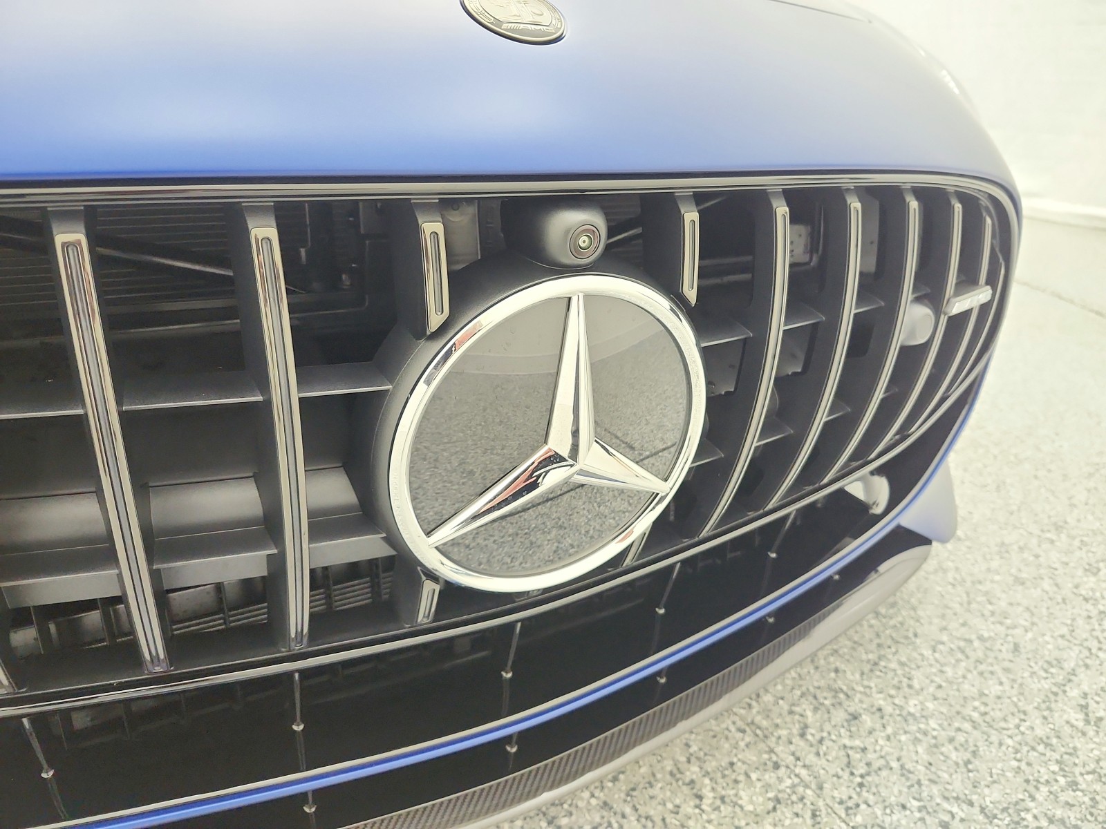 New 2026 MANUFAKTUR Starling Blue Magno Mercedes-Benz AMG® GT 55 image 12