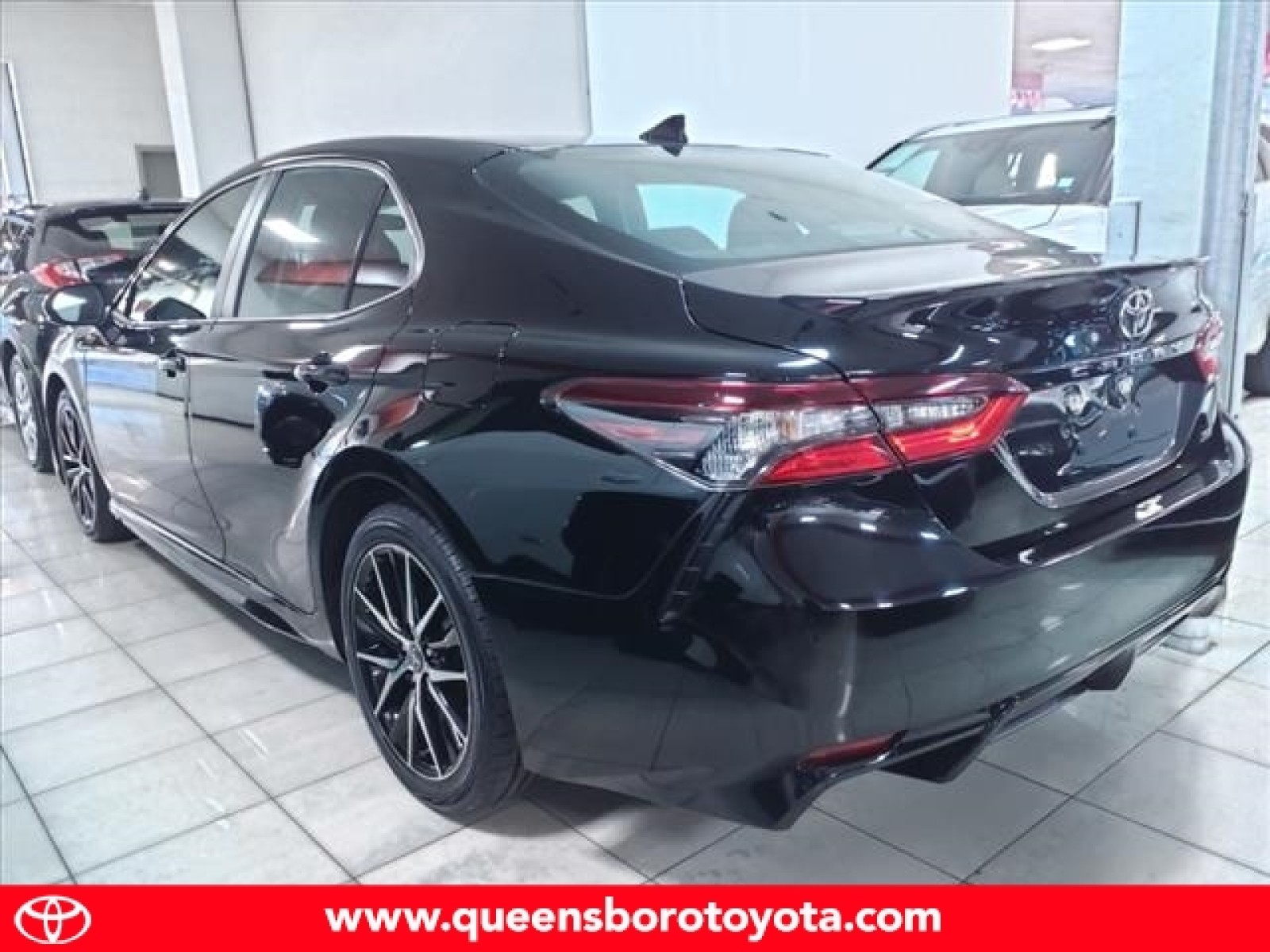 Used 2021 Toyota Camry SE with VIN 4T1G11AK9MU487694 for sale in Woodside, NY