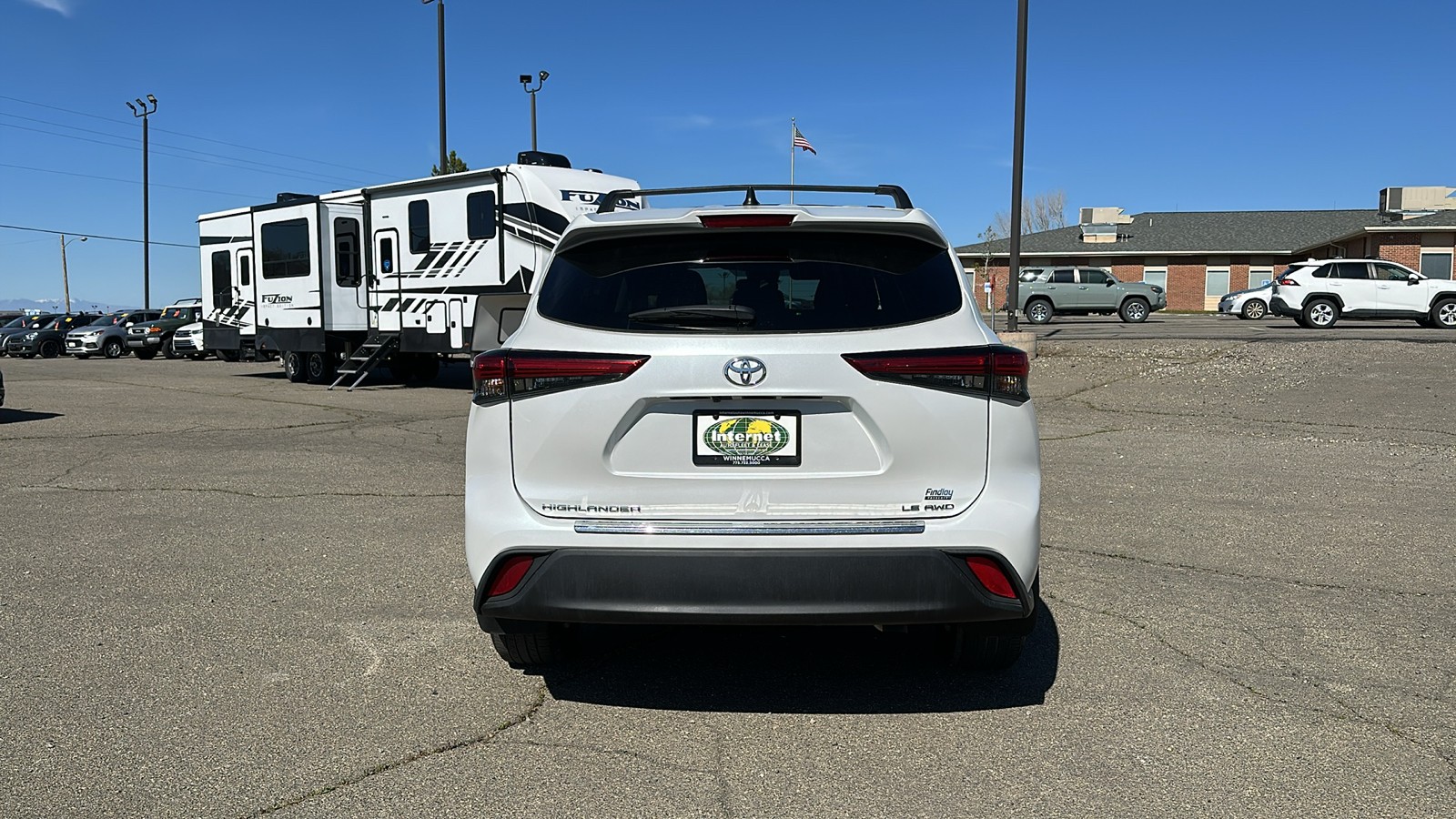 2023 Toyota Highlander LE 4