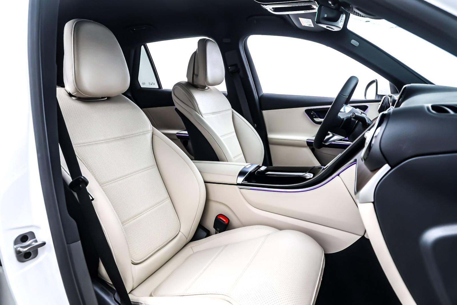 New 2026 Polar White Mercedes-Benz GLC 300 image 7