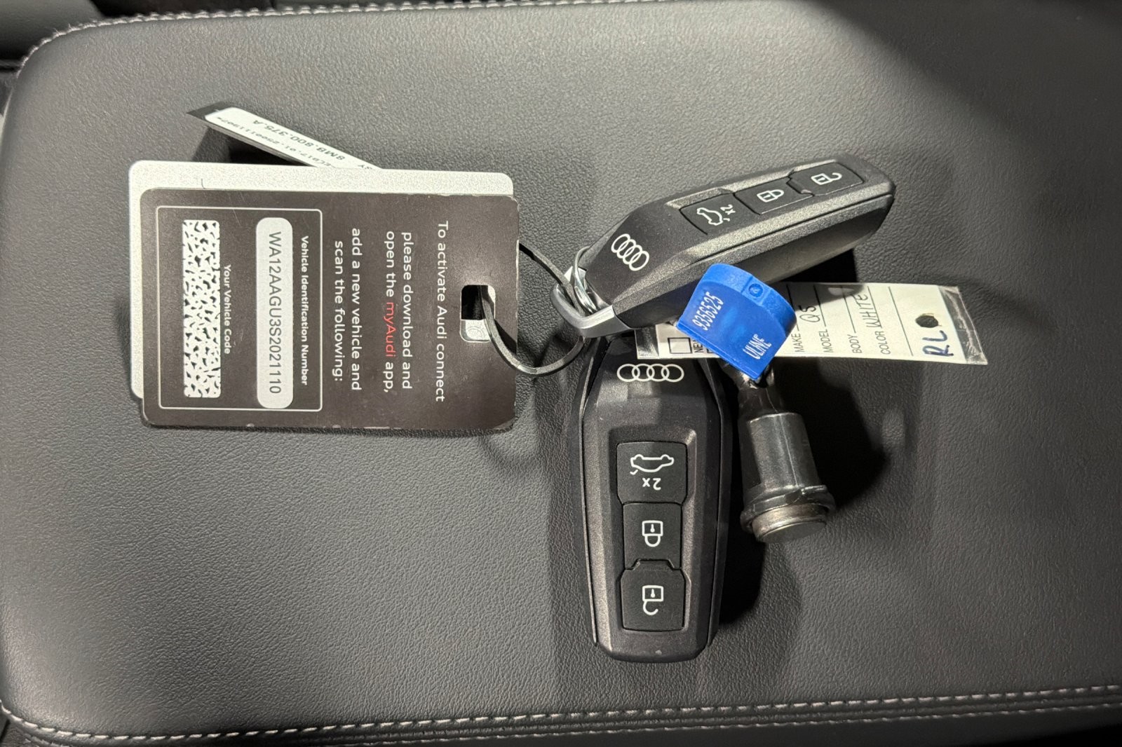 Used 2025 Glacier White Metallic Audi Premium Plus 2.0 TFSI quattro image 25