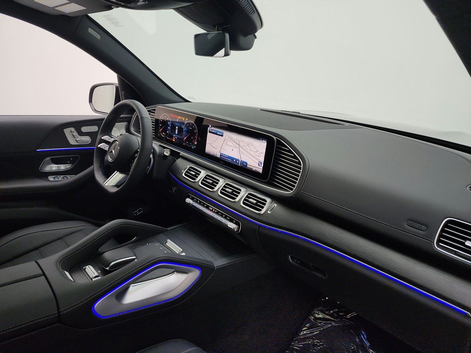 New 2026 MANUFAKTUR Signature Silicon Grey Mercedes-Benz GLS 450 image 13