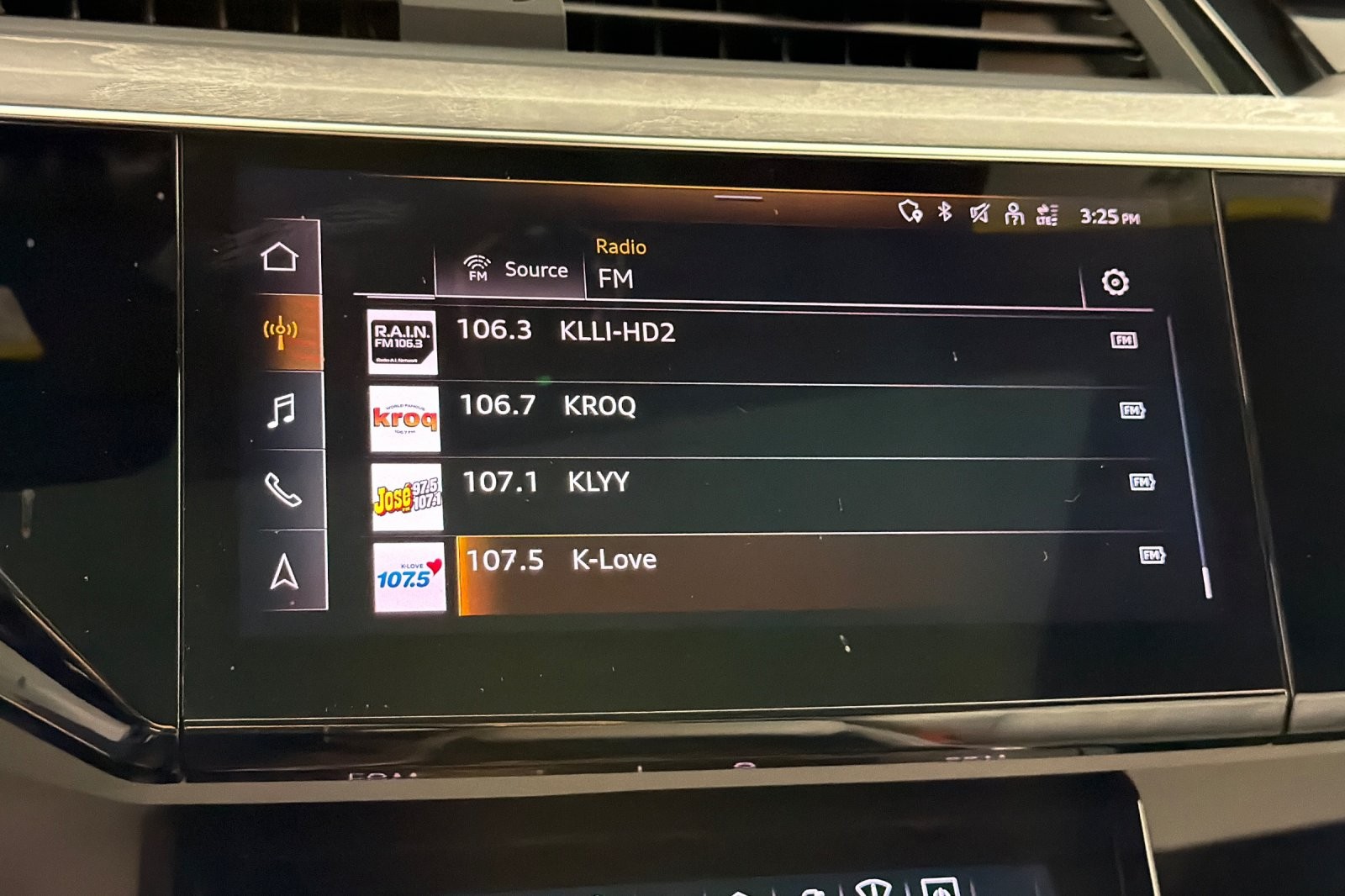 Certified Used 2023 Chronos Gray Audi Chronos quattro image 17