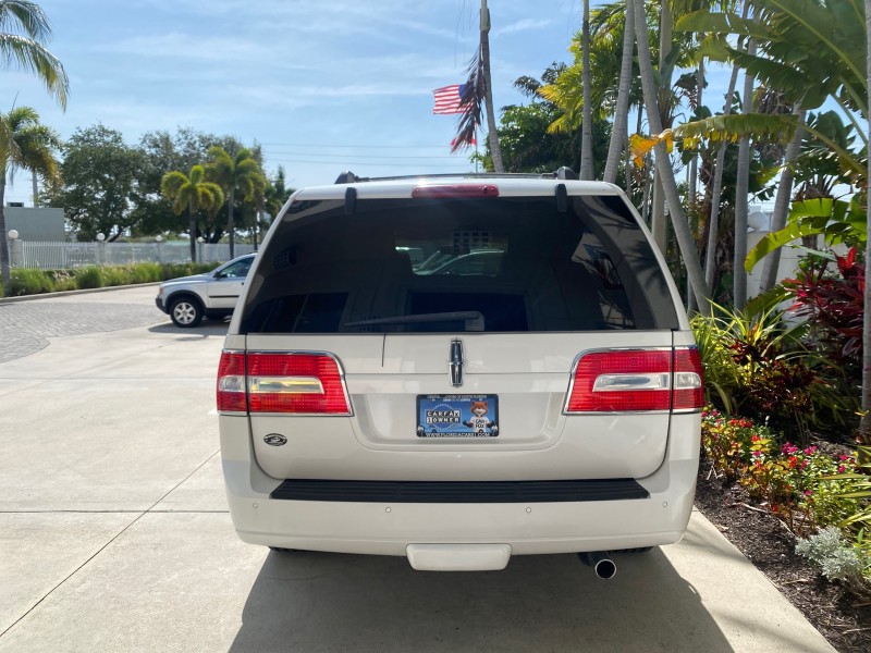 2010 Lincoln Navigator 4WD SUNROOF LOW MILES 31,209 in , 