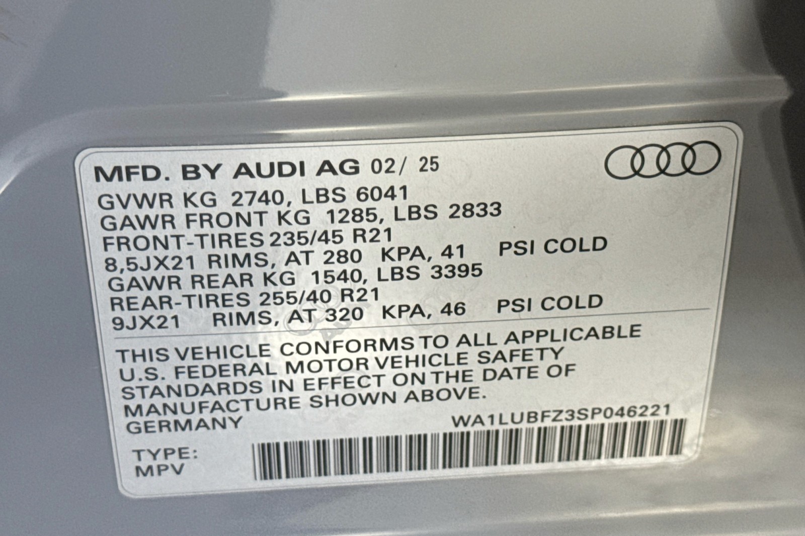 Used 2025 Pebble Gray Audi Premium Plus image 31
