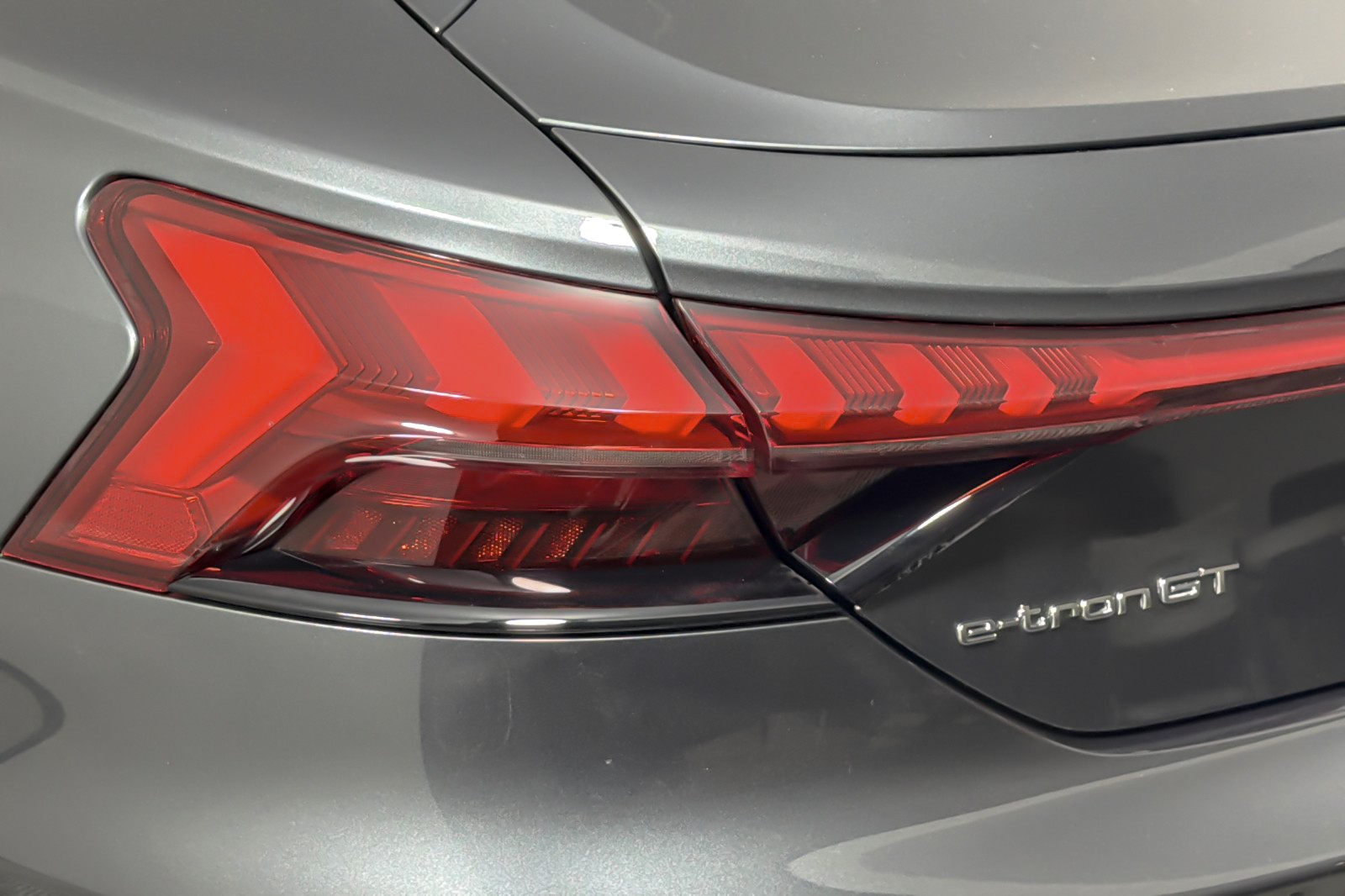 Used 2024 Daytona Gray Pearl Effect Audi Premium Plus quattro image 26