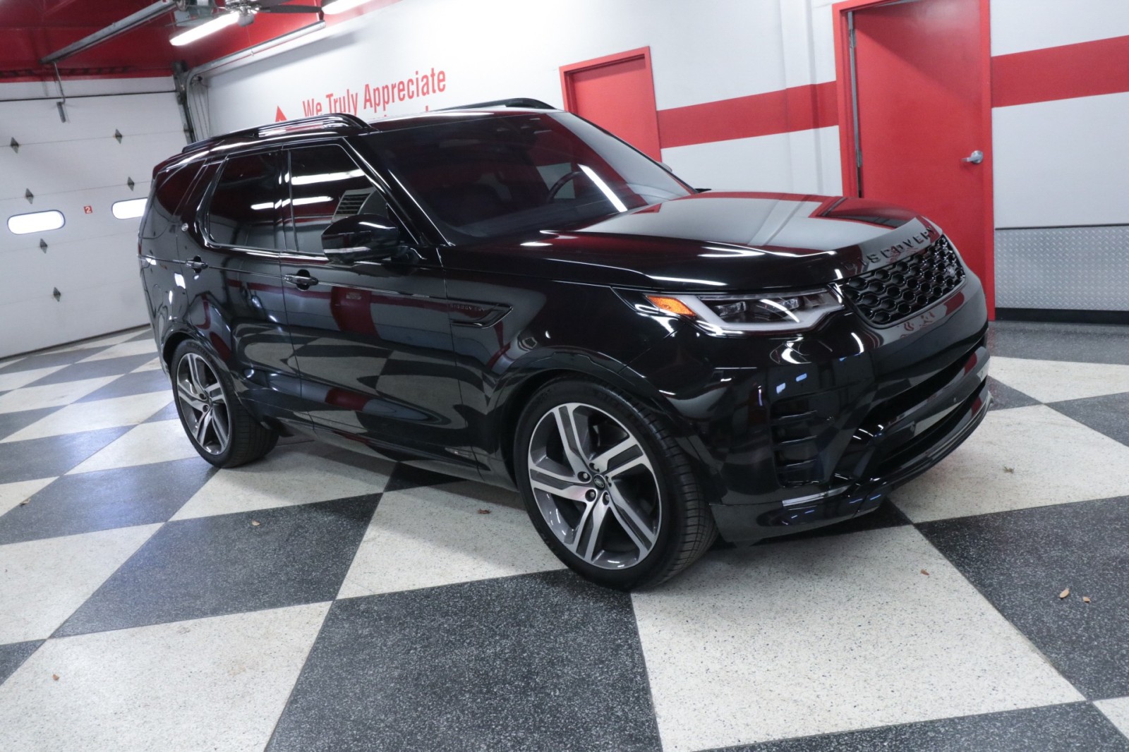 Used Car 2022 Land Rover Discovery  Hse R-dynamic For Sale Under $40,000 In Austin, Texas