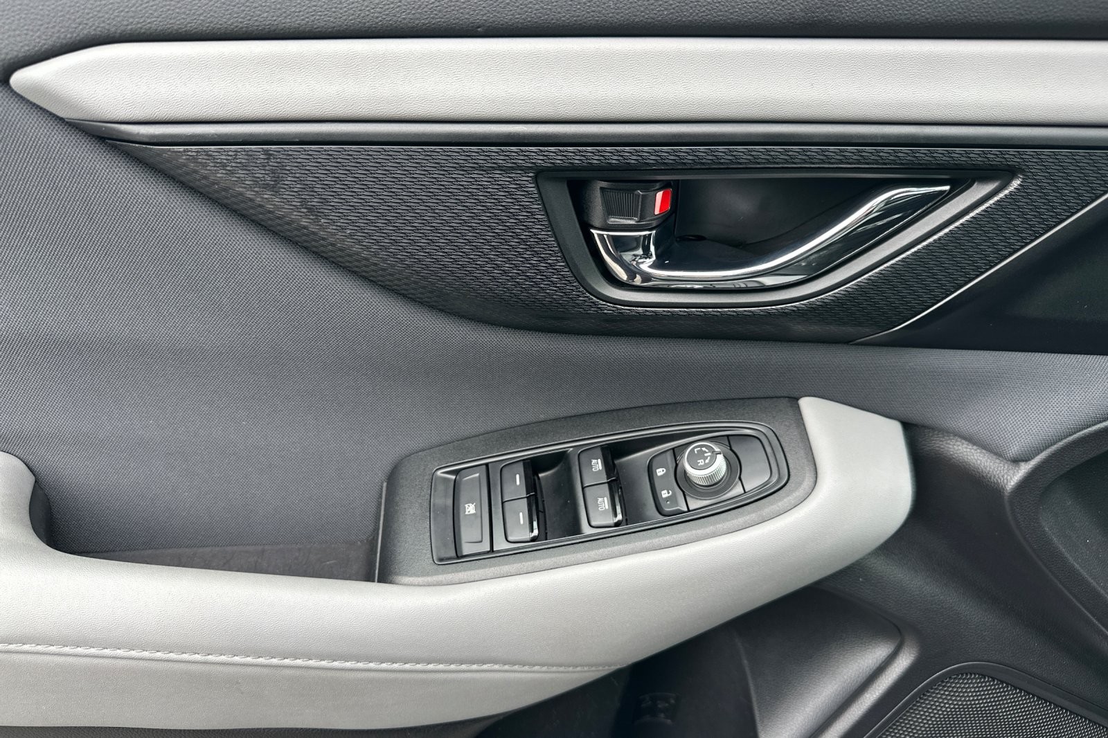 Used 2023 ICE SILVER Subaru Premium CVT image 10