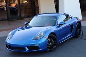 2017  718 Cayman  in , 