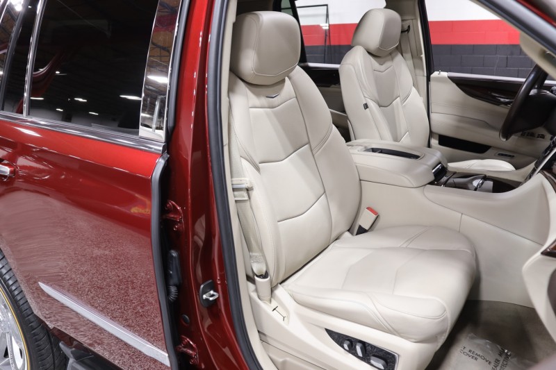 2016 Cadillac Escalade Luxury Collection 4dr Suv in , 