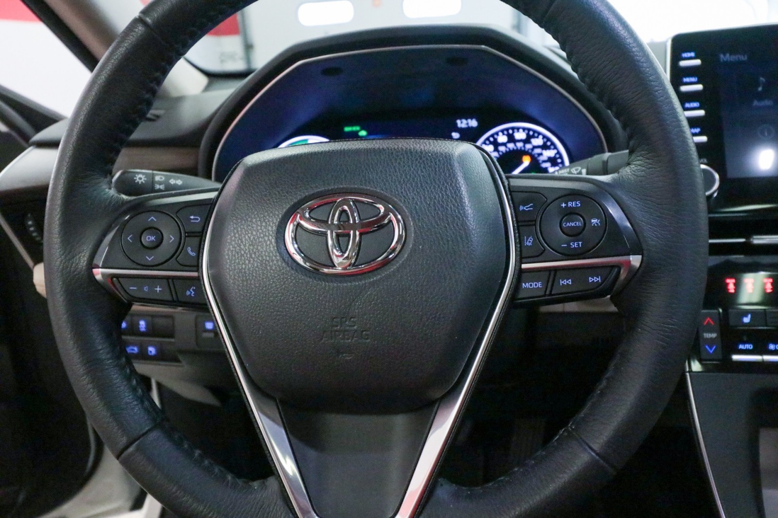 Used Car 2021 Toyota Avalon  Hybrid Xle For Sale Under $30,000 In Austin, Texas