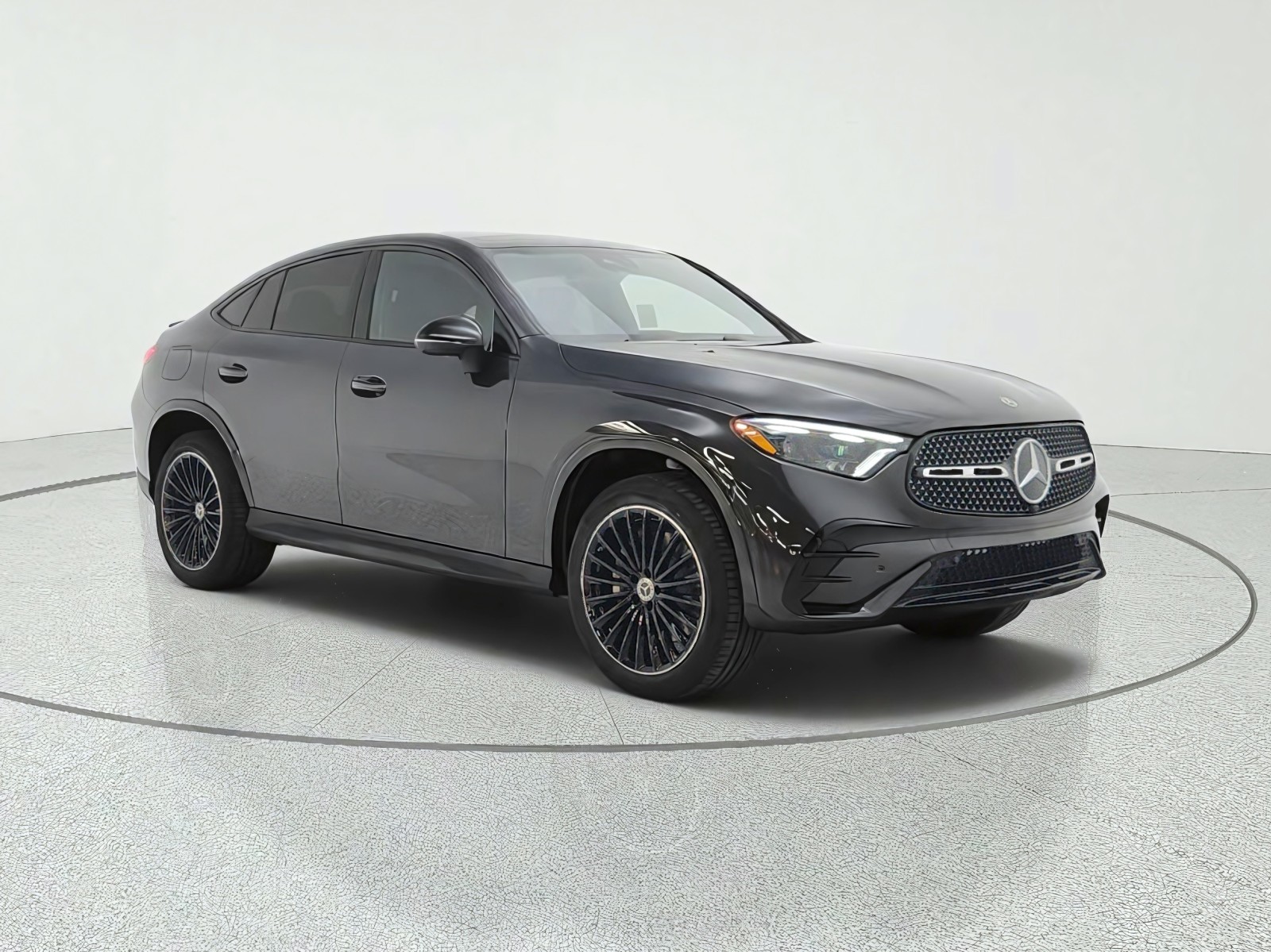 New 2027 Graphite Grey Metallic Mercedes-Benz GLC 300 4MATIC® Coupe image 3