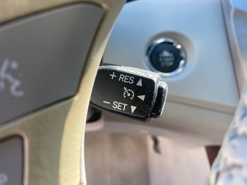 2011 Toyota Avalon Limited LOW MILES 80,879 in ,