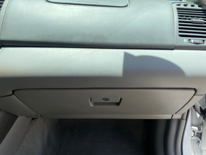 2003 Toyota Camry LE LOW MILES 61,005 in , 