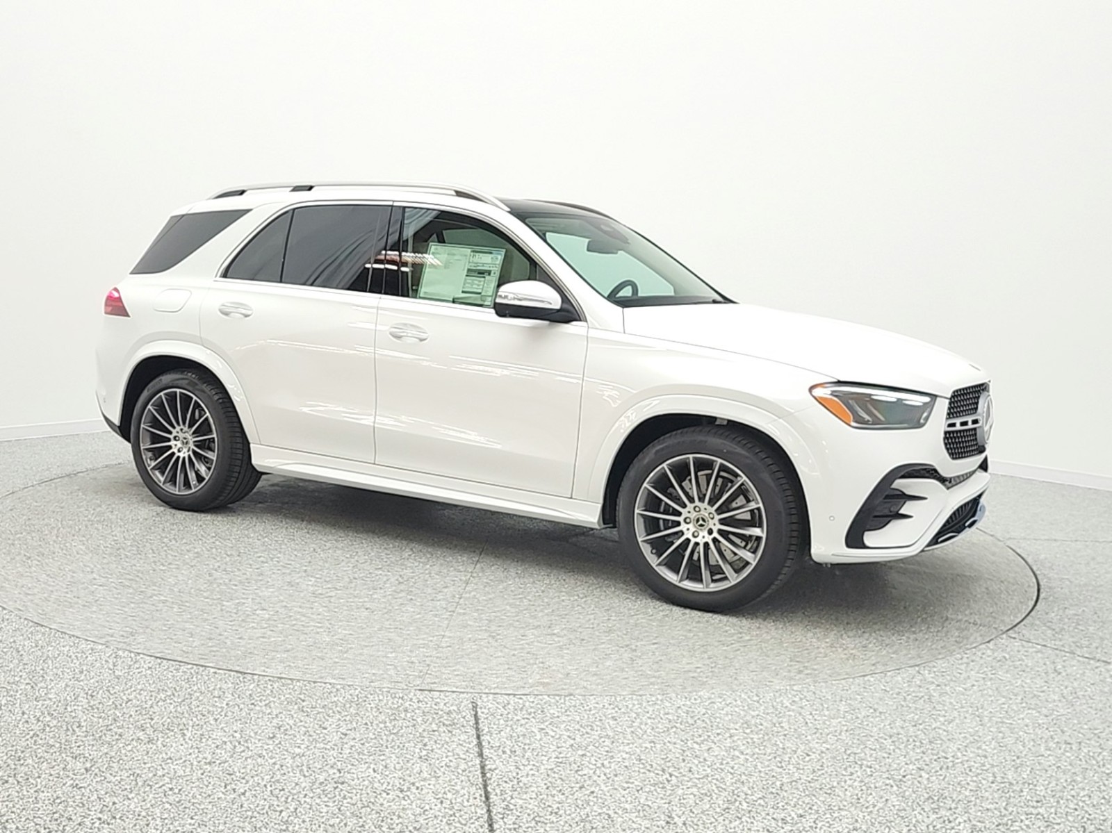 New 2026 MANUFAKTUR Moonlight White Metallic Mercedes-Benz GLE 450 image 3