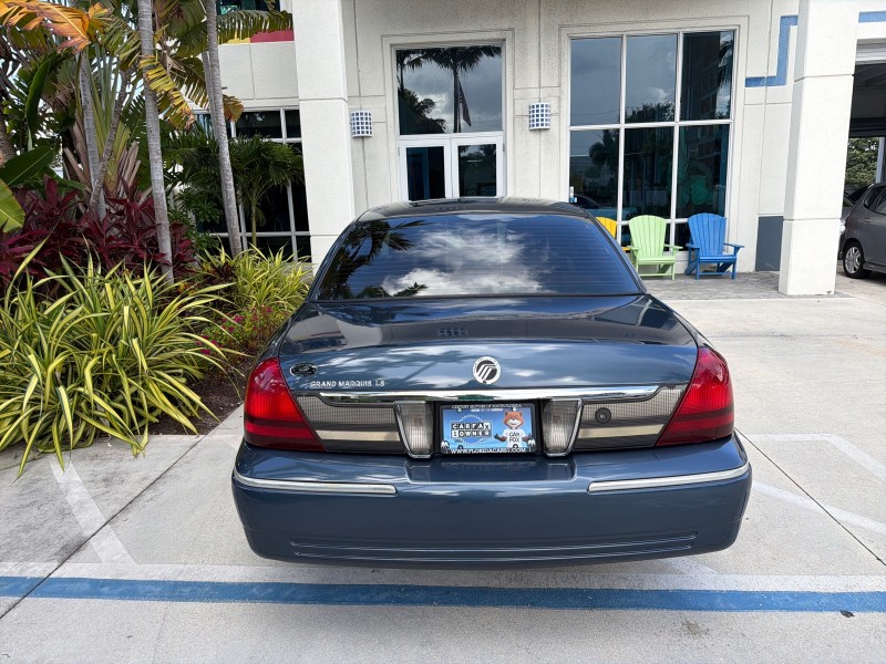 2007 Mercury Grand Marquis LS LOW MILES 52,599 1 OWNER in ,
