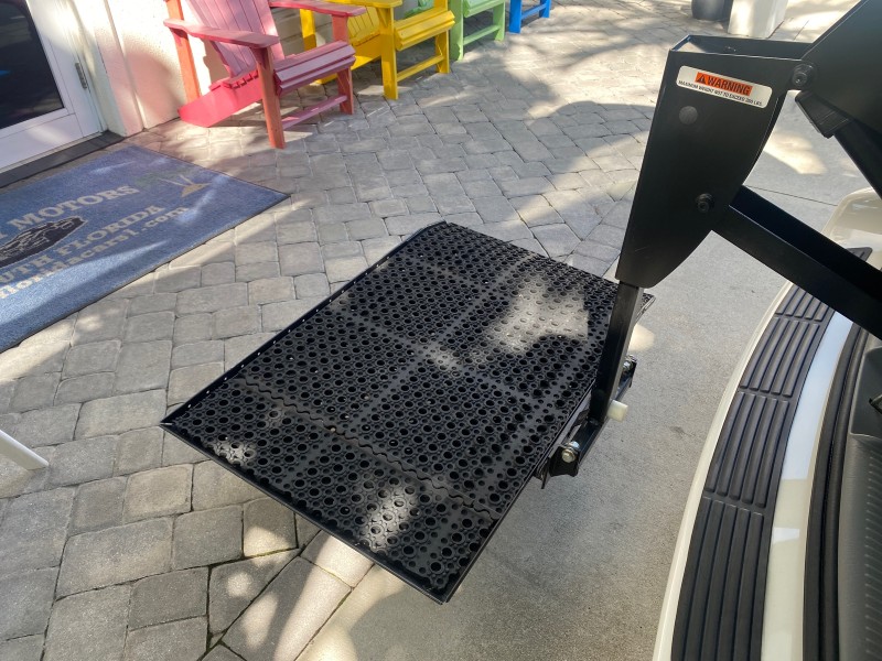 2006 Dodge Caravan SXT LOW MILES 28,367 1 OWNER HANDICAP LIFT in , 