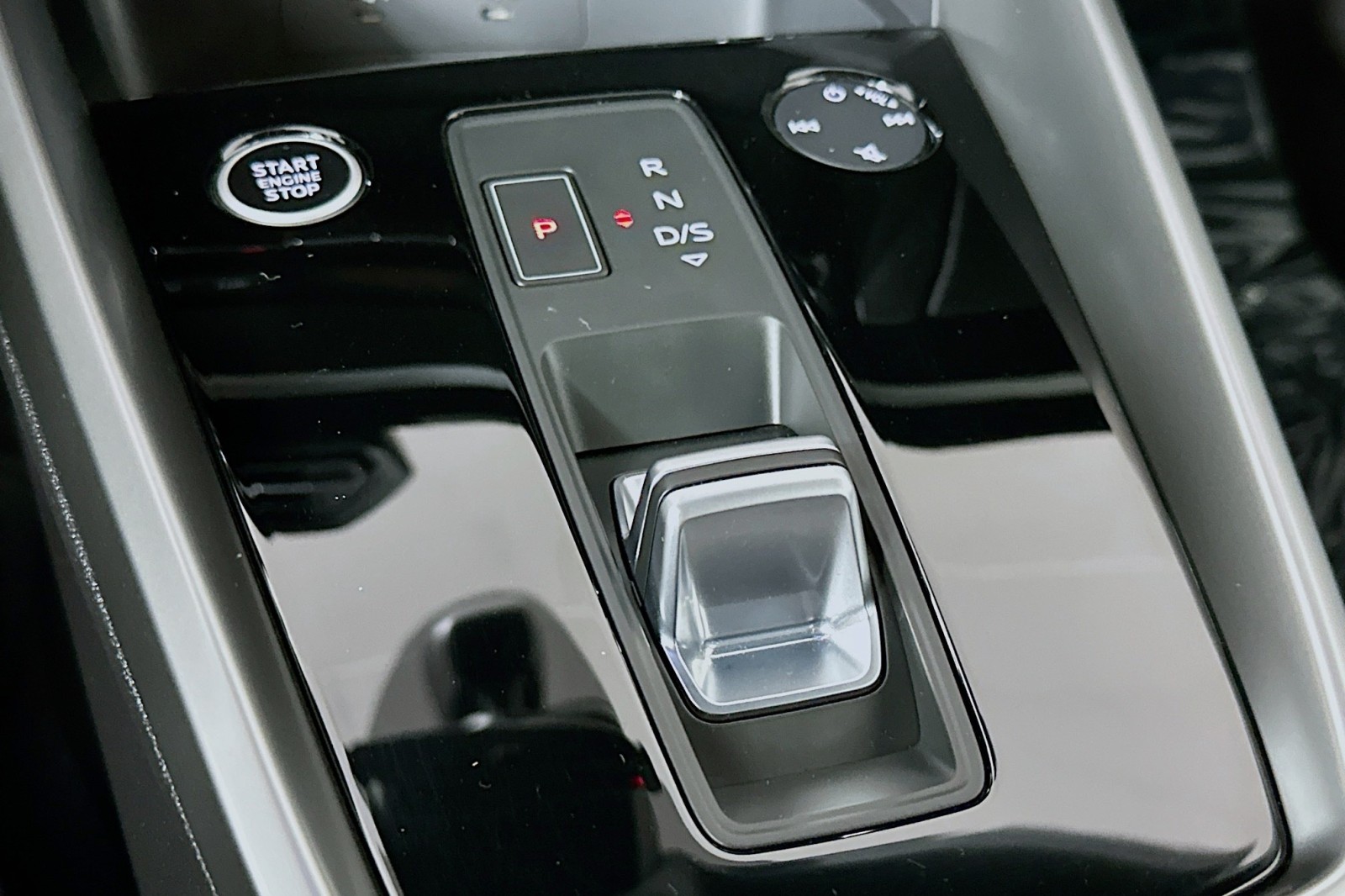 Used 2023 Manhattan Gray Metallic Audi Premium image 7