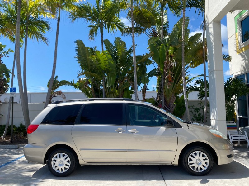 2006 Toyota Sienna VAN LE LOW MILES 78,653 in , 