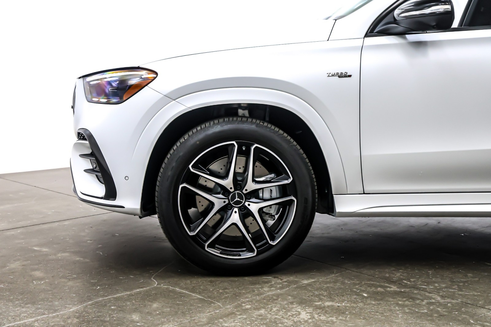 New 2026 MANUFAKTUR MOONLIGHT Mercedes-Benz AMG® GLE 53 image 10